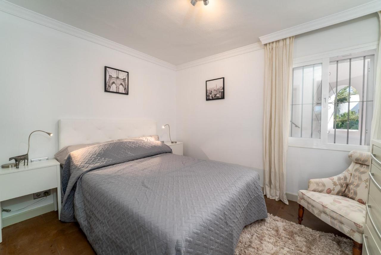 Azahara I, 25a Small Cozy With Great Views Located In The Popular Area Of Nueva Andalucia Appartement